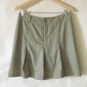 White Sierra // Active Hiking Pleated Skort 8 EUC